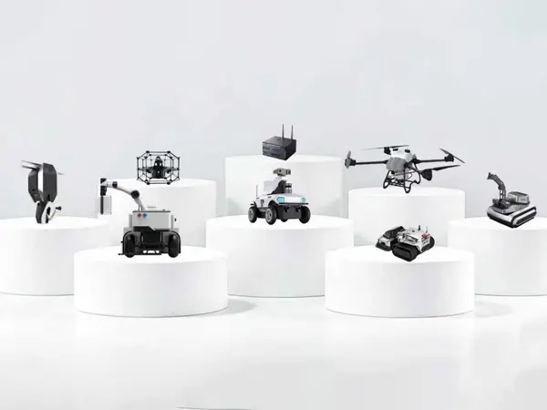 Tianjin Weide Aviation memperdalam kerjasama tempat kejadian, mendaratkan pelbagai projek praktikal untuk casis dikesan/beroda dan robot panjat dinding
